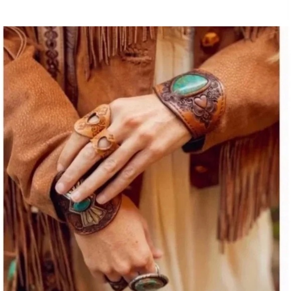 Buffalo Girl Australia Turquoise and hand tooled leather adjustable cuff NWOT - Picture 2 of 8